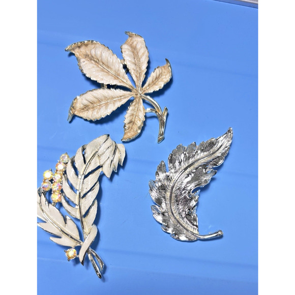 Vintage Lot 3 Leaf Branch Brooch Silvertone Goldstone, Enameled Rhinestone 2" - Picture 7 of 16